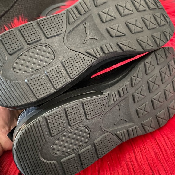 Men's Black Puma Sneakers‎ - Picture 3 of 6